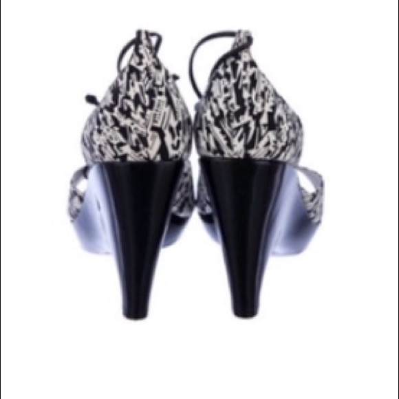 Chanel Wedge w/Ankle ties - Picture 7 of 8